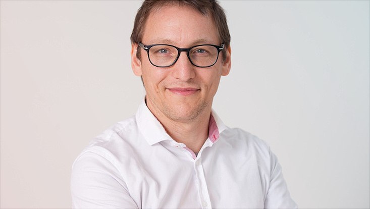 Portrait showing scientist Rafael Porto