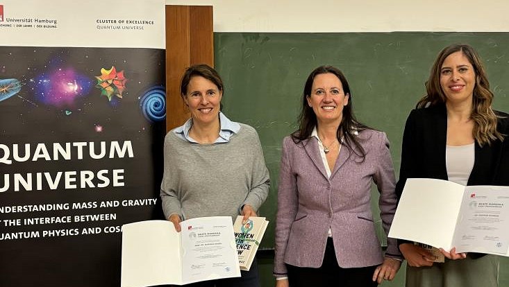 QU Sprecherin Erika Garutti mit den Beate Naroska Preisträgerinnen 2023