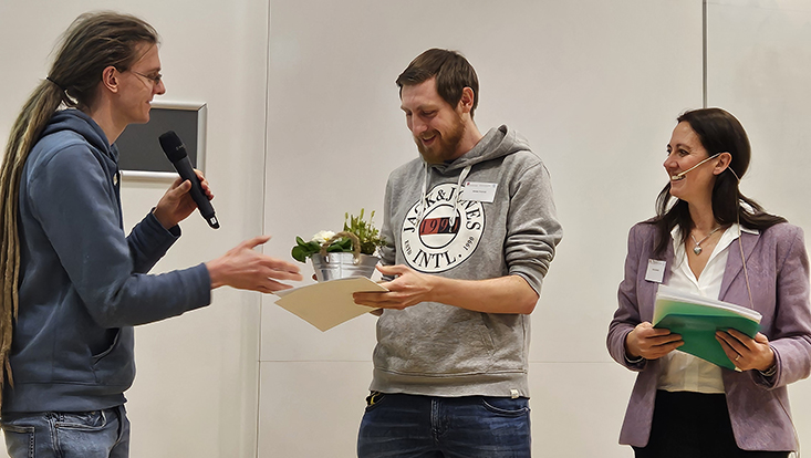 QU Best Paper Award presented to Jonas Frerick