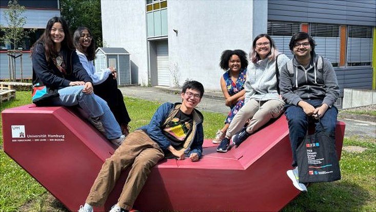 MIT students spending their summer in Hamburg (from left to right): Emily Chen, Shreya Mogulothu, Yongao Hu, Sophie Vulpe, Bianca Hanley and Rashedul Islam.